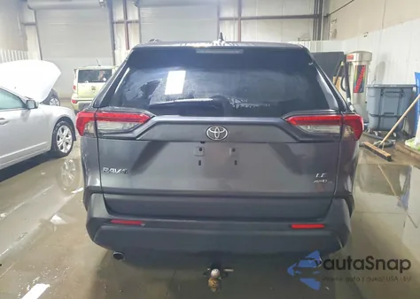 2021 Toyota Rav4 Le z USA, uszkodzony, nr VIN 2T3F1RFV3MC185565